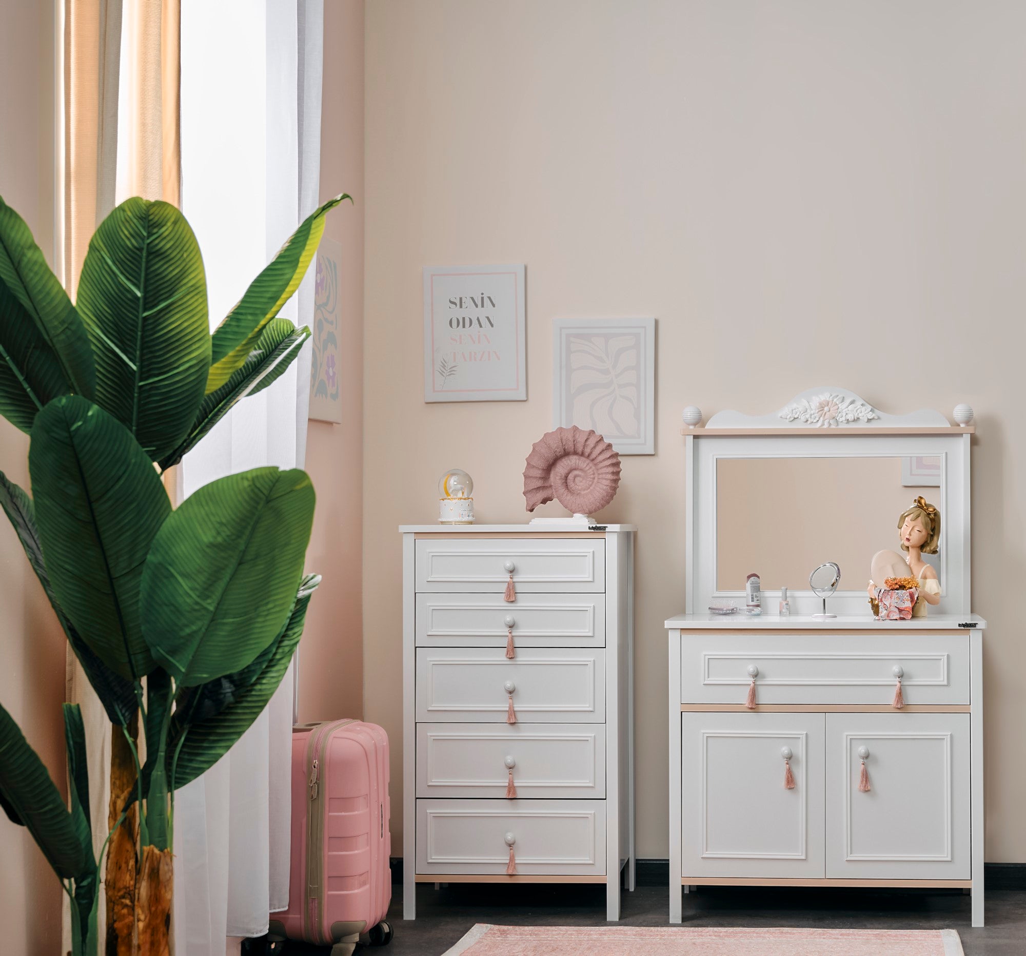 Alya Chiffonier With Mirror