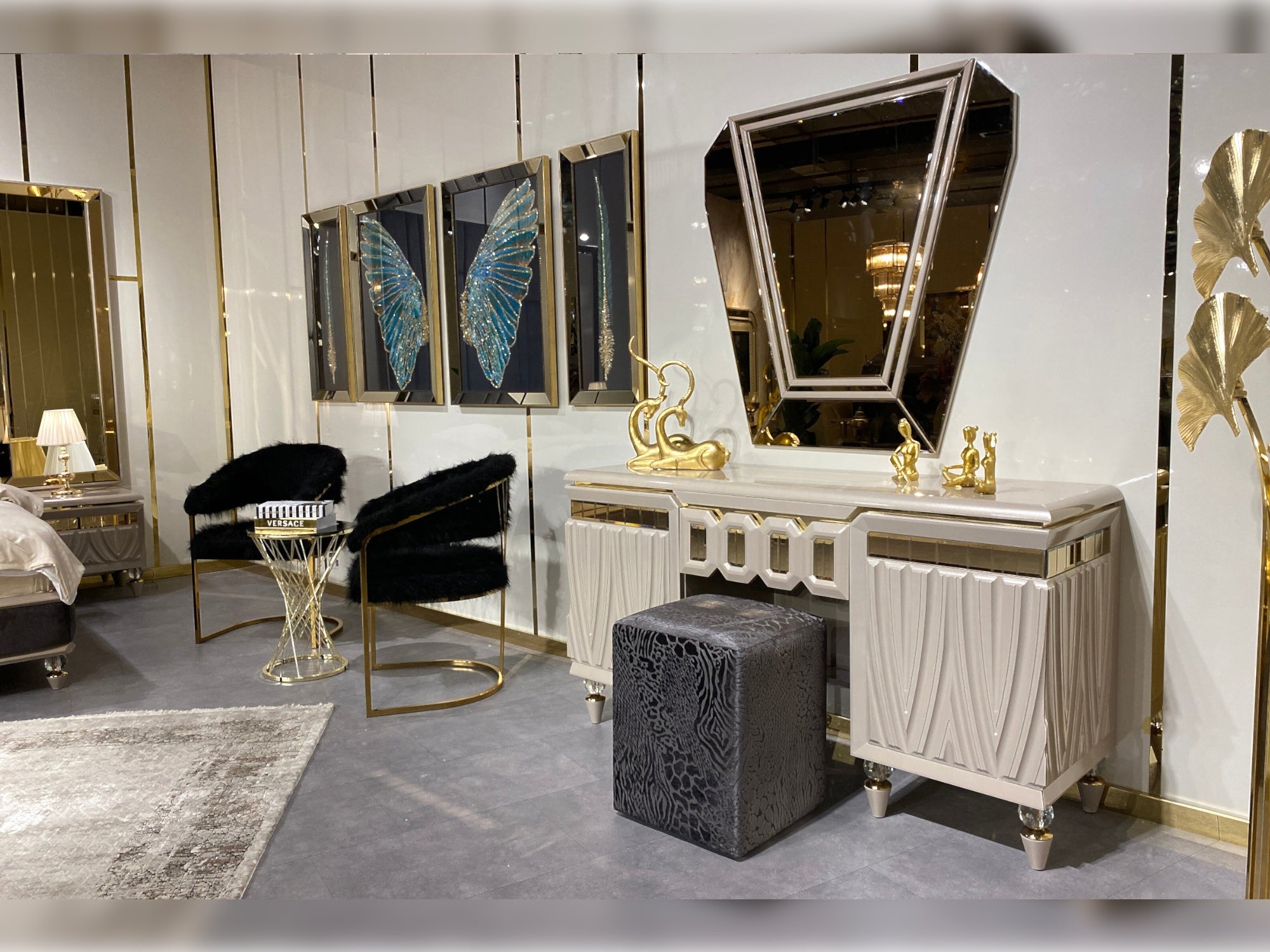 Berlin Dresser With Mirror & Ottoman