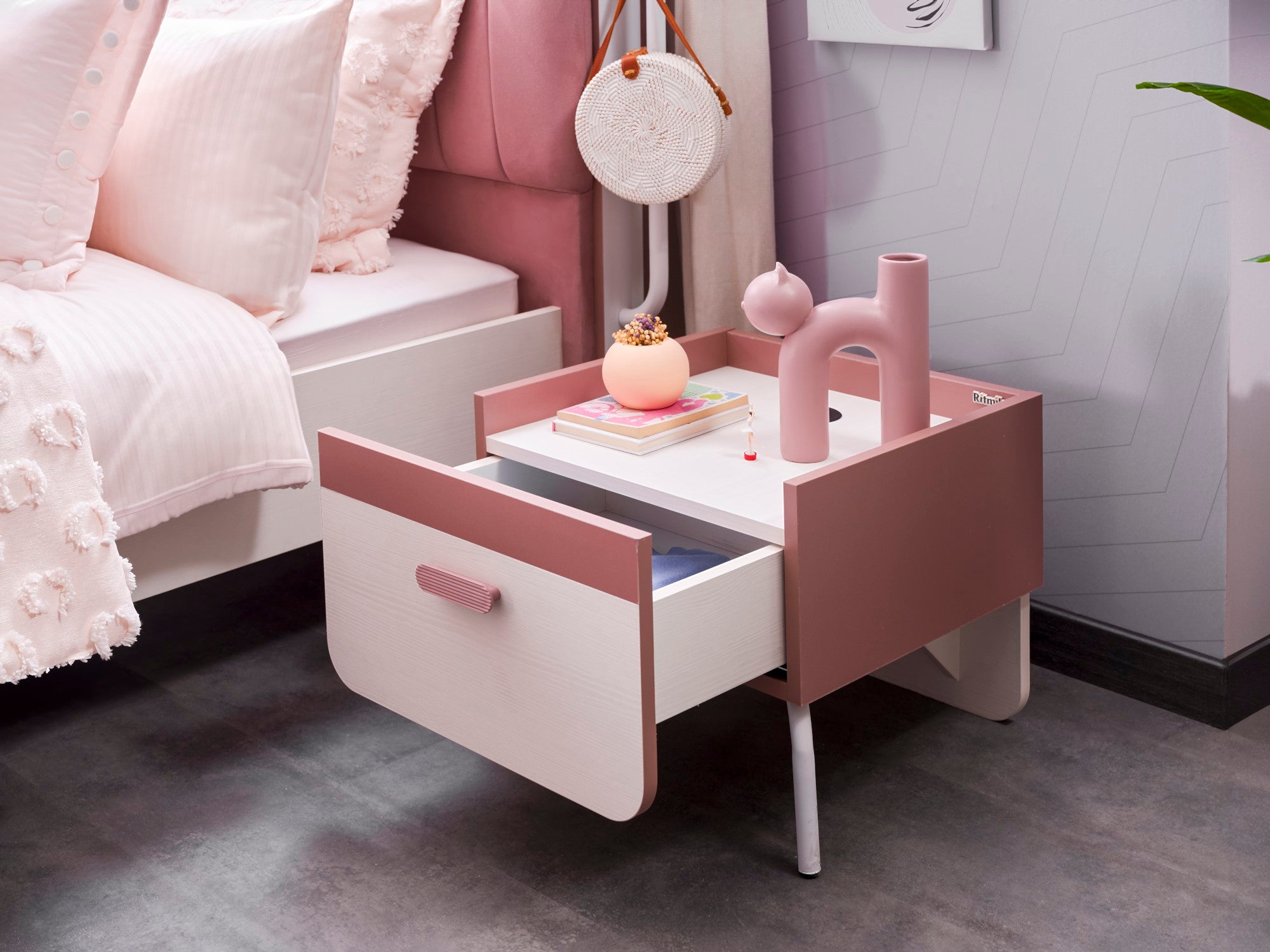 Linda Nightstand